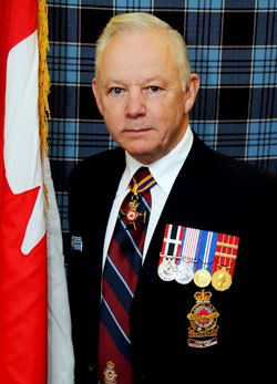Le Lieutenant-gnral ( la retraite) Lloyd Campbell