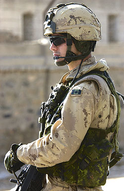 Forces armées canadiennes: de nouveaux masques à gaz qui ne sont