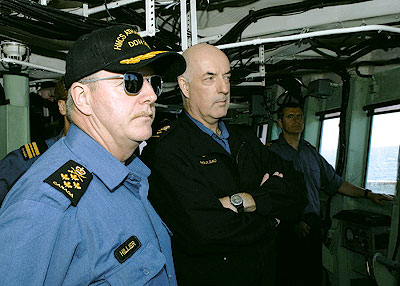 General Hillier aboard HMCS Athabaskan