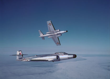Deux CF 100 Canuck en plein vol.