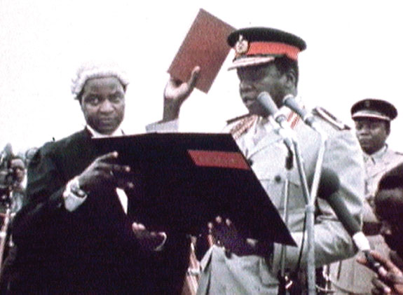 Assermentation de l’ancien dictateur ougandais Idi Amin, 1971.