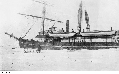 Le NCSM Karluk à la dérive, octobre 1913.