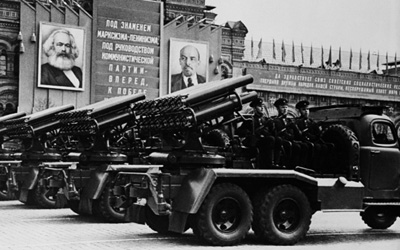 Défilé du 1er mai 1956 sur la place Rouge, à Moscou.